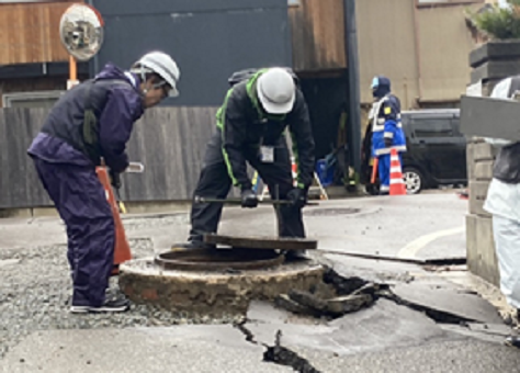 下水道管路の被害状況調査の写真