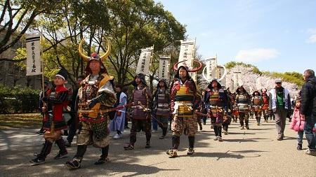 武者行列の様子