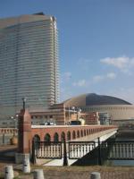 福岡ヤフードームとシーホークホテル福岡