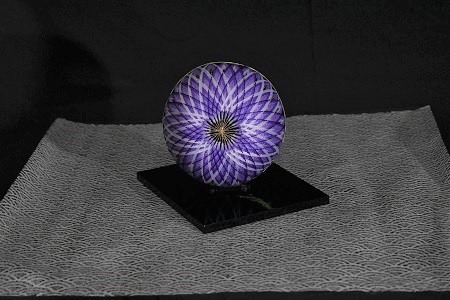 古川　まさえ「花紫色のまり」