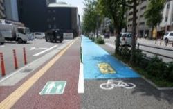 自転車通行部の写真