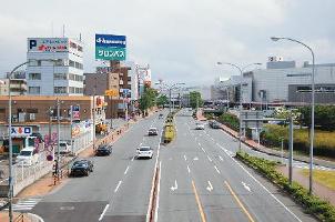 空港通りの様子の写真