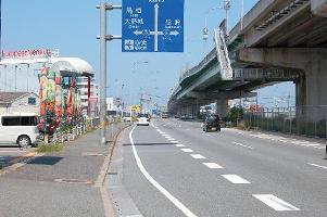 流通センター通りの様子の写真