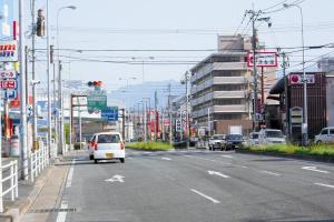 下山門通りの様子