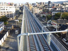 雑餉隈5号踏切付近の状況写真（レール布設完了）