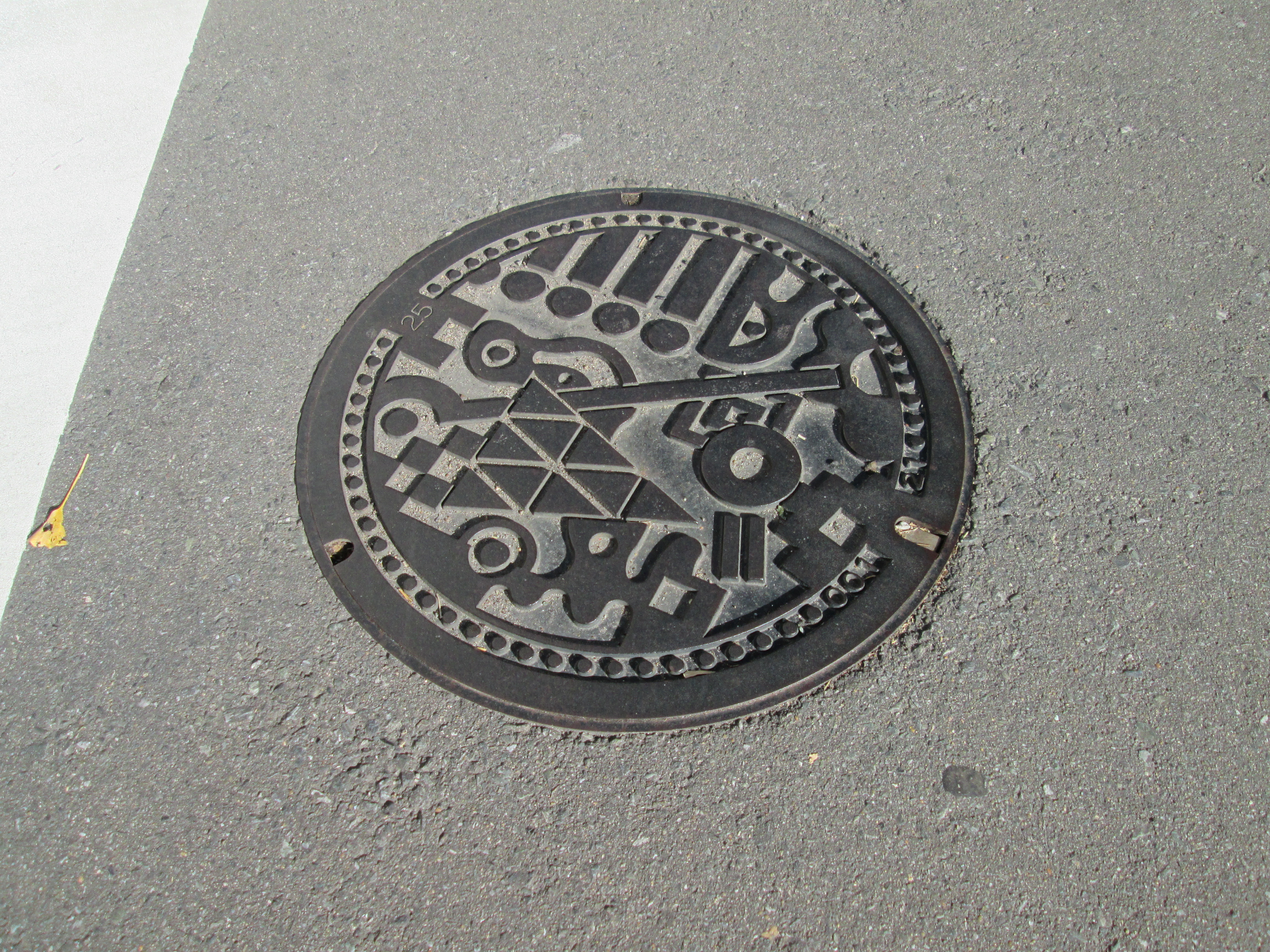 1.取替えた密閉型マンホールの写真