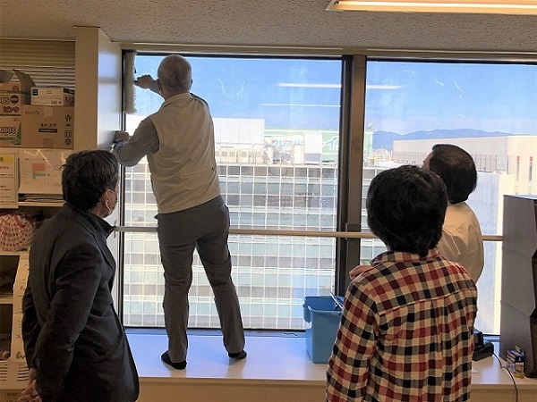 2枚の写真の2枚目