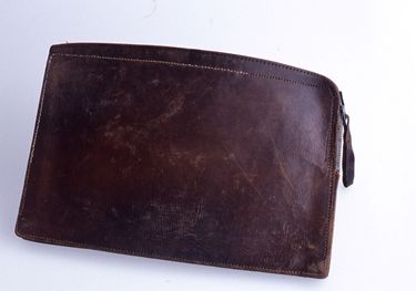 画像:セカンドバッグ