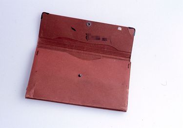 画像:紙製フォルダー