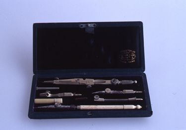 画像:コンパスセット