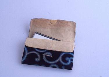 画像:ケース付手鏡（昭和戦前期）