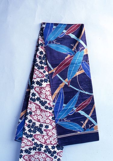 画像:帯＜紫地に笹葉模様＞