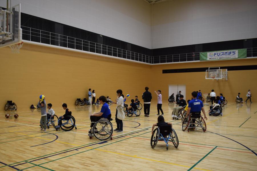 車いすバスケットボールの様子