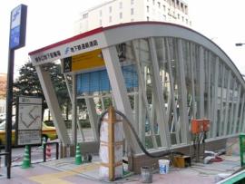 博多口駐輪場出入り口の写真