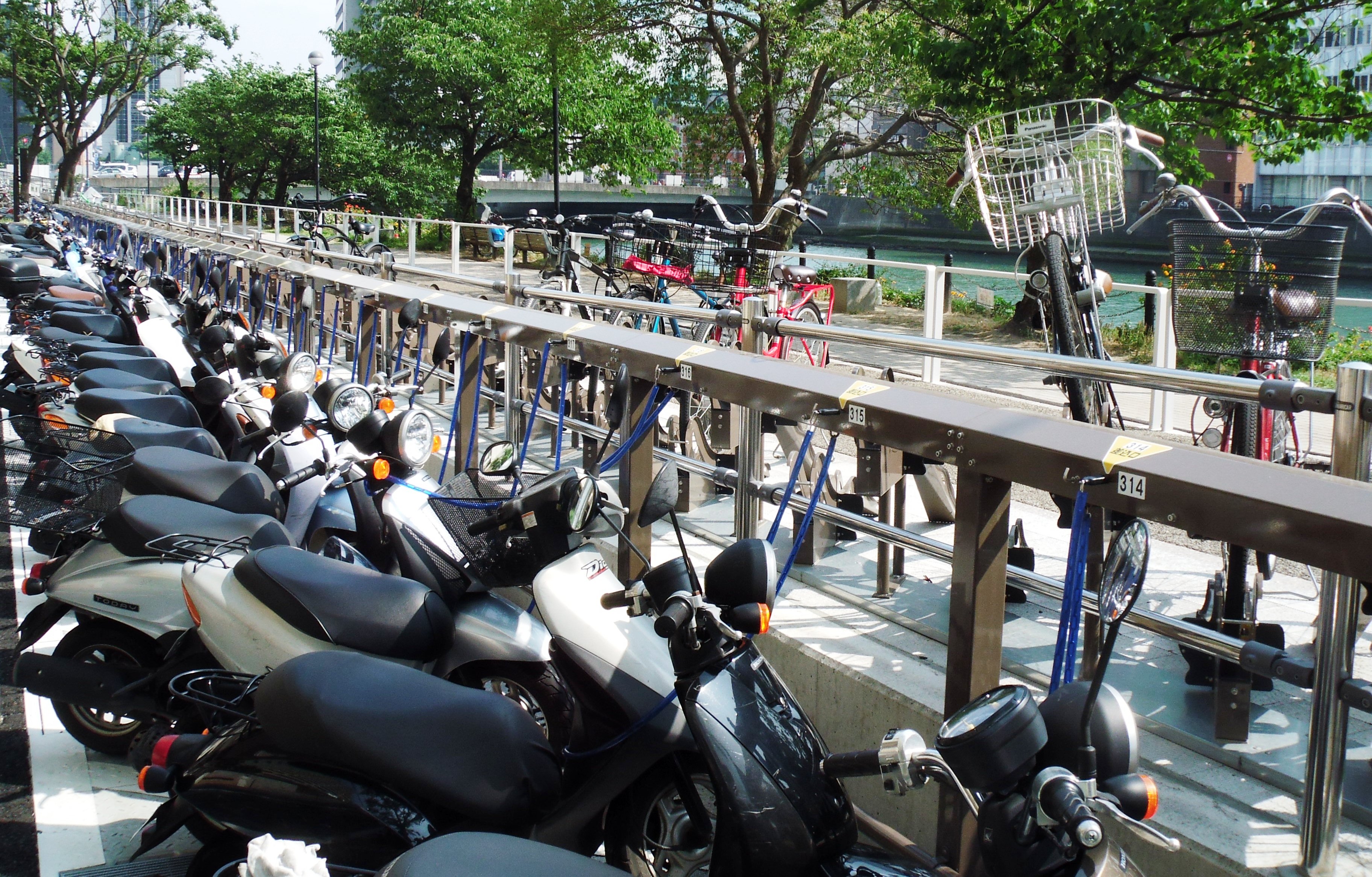 中島公園駐輪場の写真２