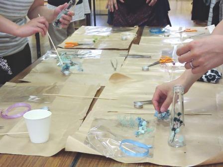 ハーバリウム作りの様子
