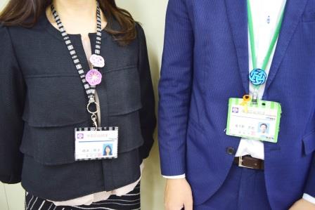 花ブローチ着用画像