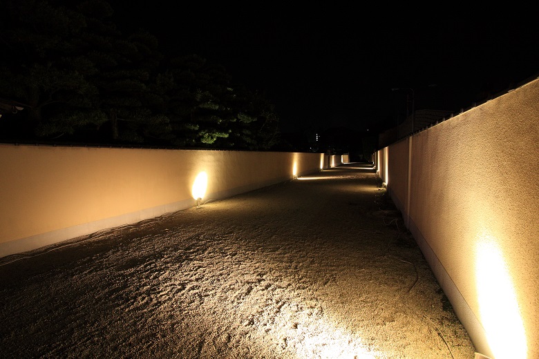 妙楽寺「園路」の写真