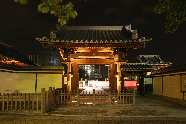 善導寺「山門」の写真