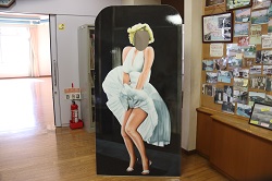 マリリン・モンローの顔はめパネルの写真