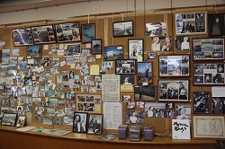 西戸崎公民館のマリリン・モンロー写真展の会場写真