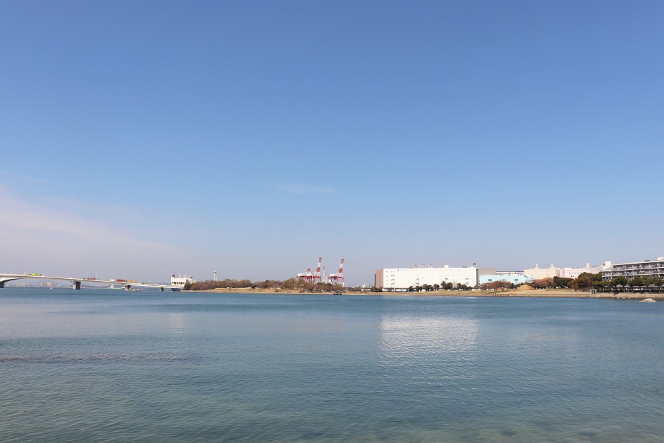 名島海岸からみなと100年公園
