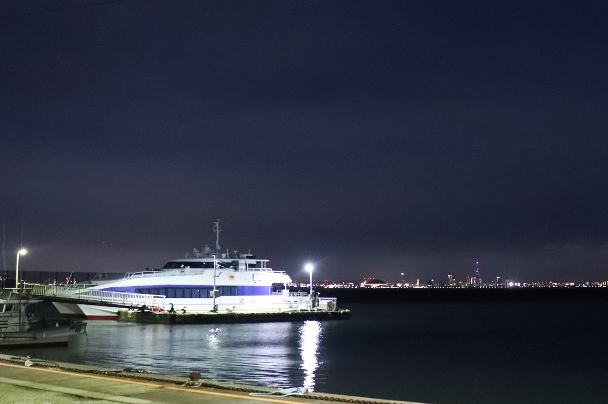福岡市営渡船きんいん　博多湾の夜景