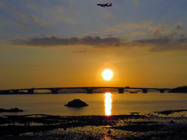 夕日に染まる香椎かもめ大橋1