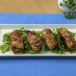 なすとキムチの豚バラ巻きの写真