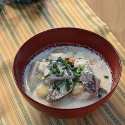 ぶりと根菜のミルク粕汁の写真