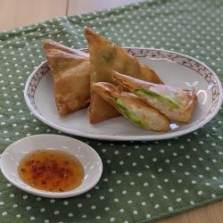 そら豆とえびの春巻きの写真