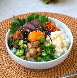 ばくだん丼の写真