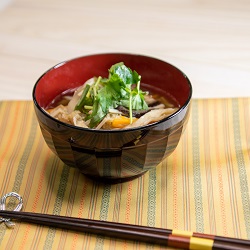 具だくさんのうま味きのこ汁の写真