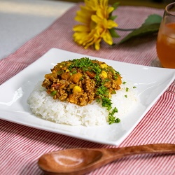 夏野菜のキーマカレーの写真