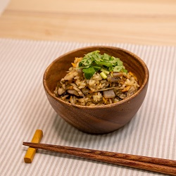 きざみ昆布とするめの炊き込みご飯の写真