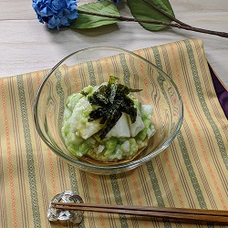長芋とアボカドのわさび醤油和えの写真