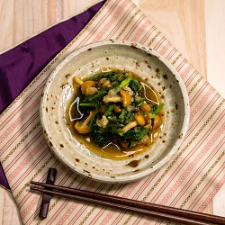 青菜となめこのおろしぽん酢和えの写真