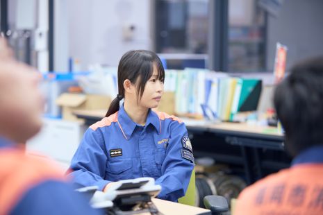 写真、消防吏員３