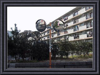 カーブミラーの写真