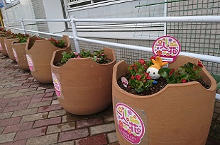 別府駐輪場フラワーポット2