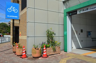 茶山駅２番出入口