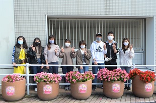 別府駅駐輪場前にて