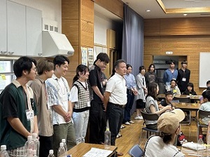 開催いただいた教授と学生たち