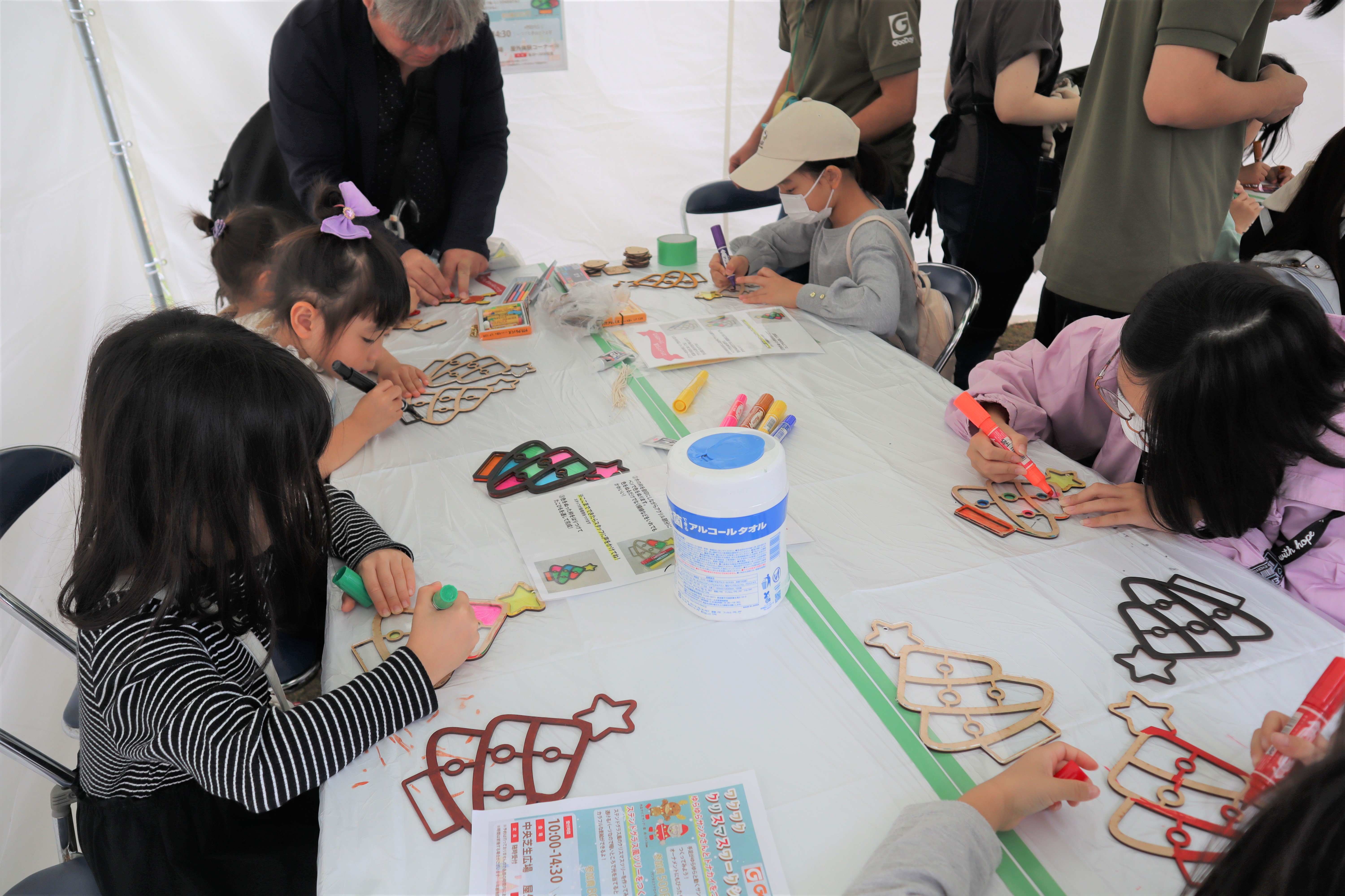 グッデイのわくわくクリスマスワークショップの様子