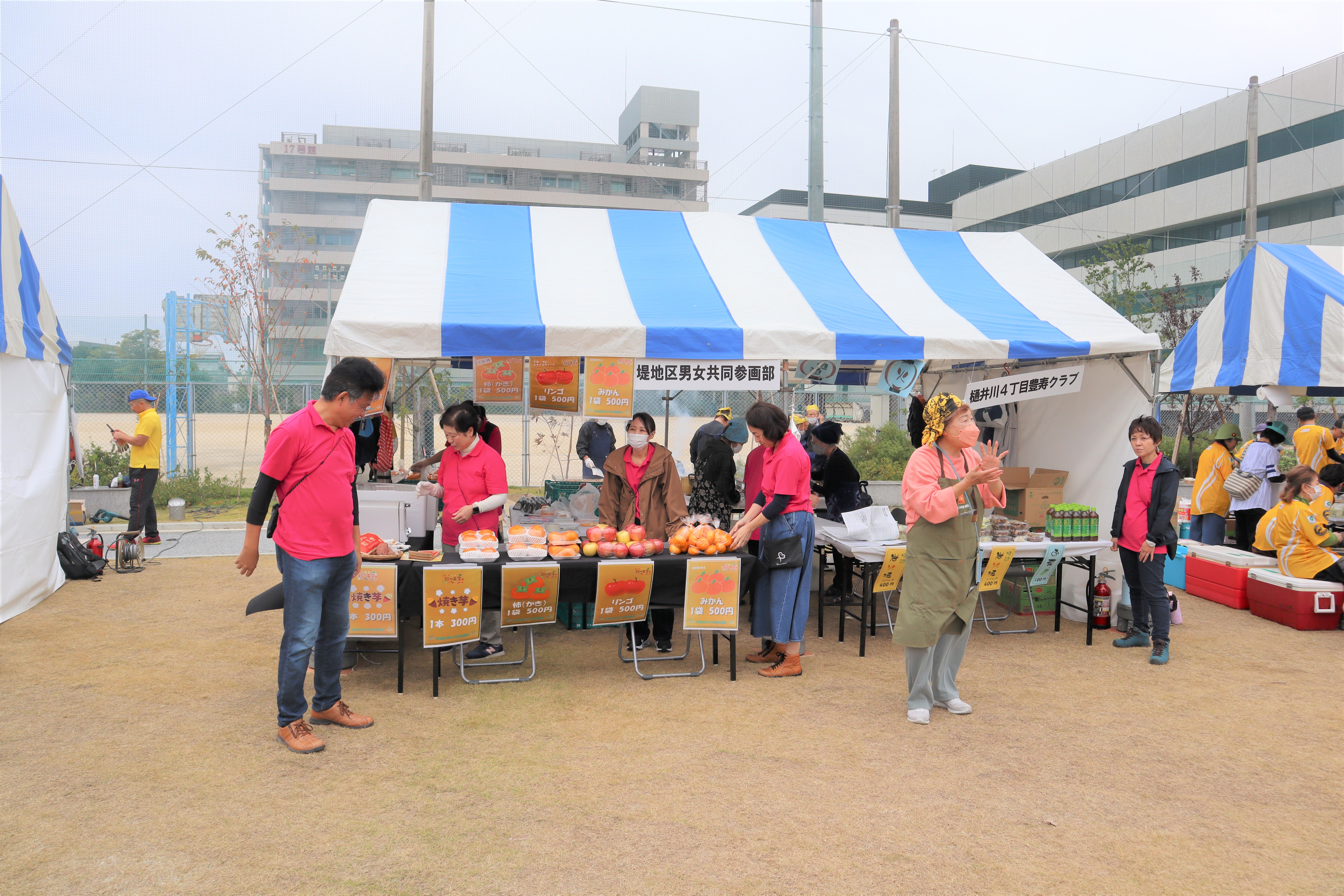 グルメ＆販売コーナーの様子②