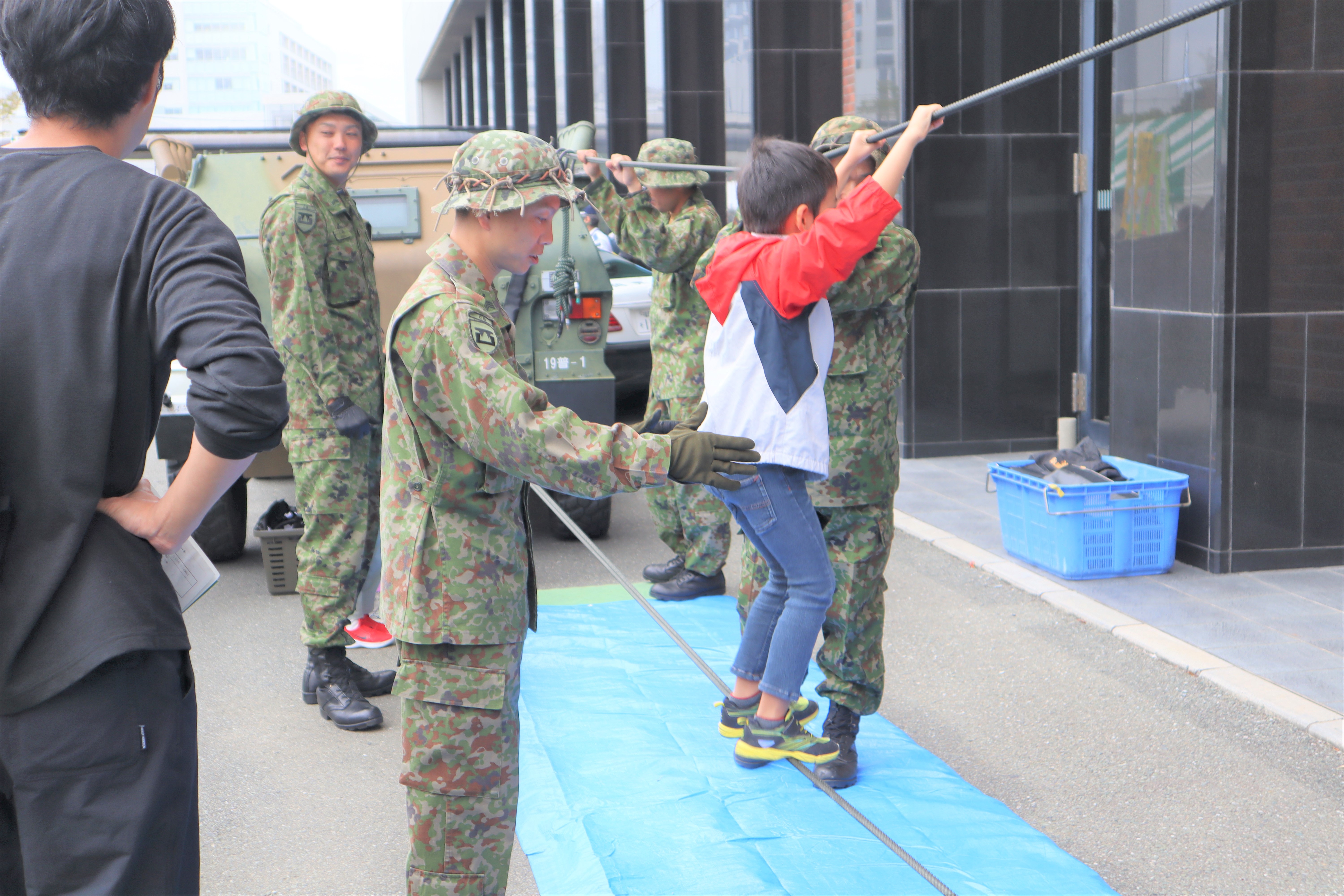 自衛隊車両の試乗体験等の様子
