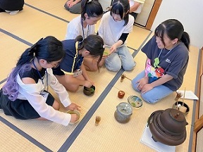 抹茶をたててみます