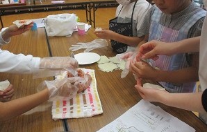 子ども簡単クッキングの様子2