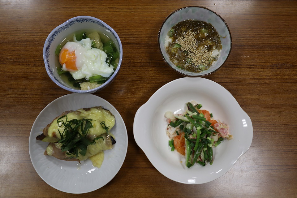 居酒屋風クッキング食事様子１