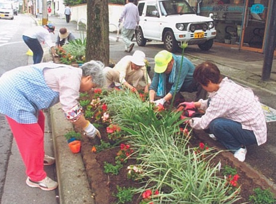 画像:フラワーラブメイツの活動写真